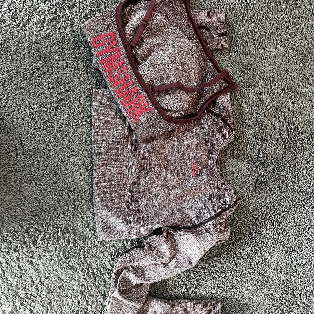 Gymshark Maroon Workout Top Set - Picture 2 of 2